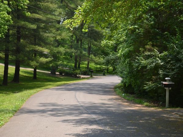 1021 Harpeth Valley Ct , Nashville, TN 37221