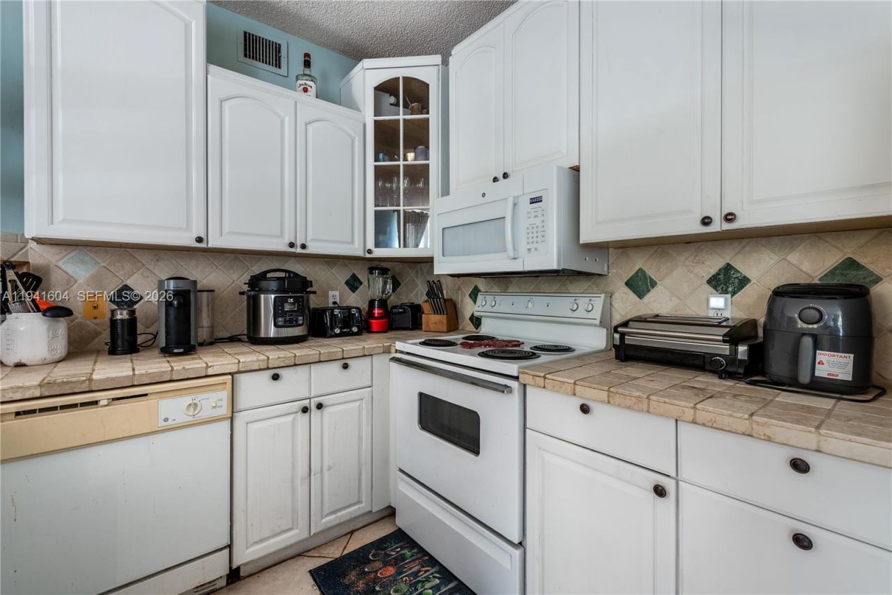 19601 E Country Club Dr, Unit 7104, Aventura, FL 33180 Photo