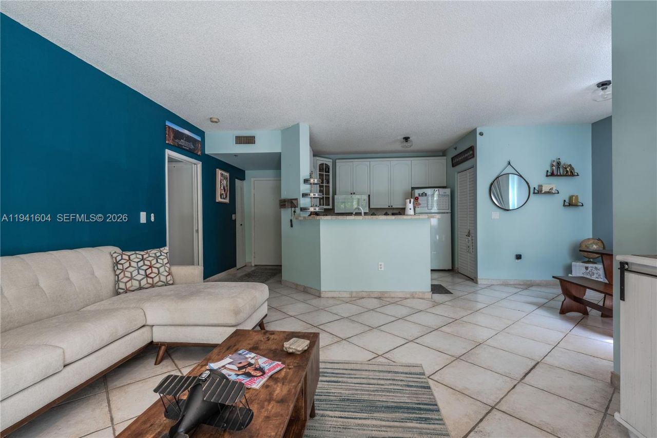 19601 E Country Club Dr, Unit 7104, Aventura, FL 33180 Photo