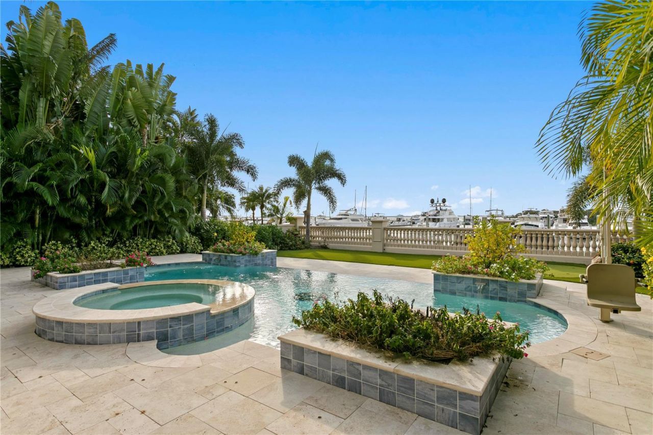 5905 Beacon Shores Street, Tampa, FL 33616 Photo