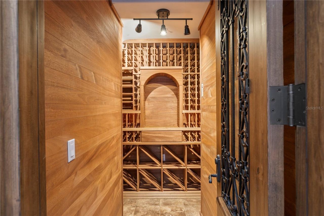 5905 Beacon Shores Street, Tampa, FL 33616 Photo