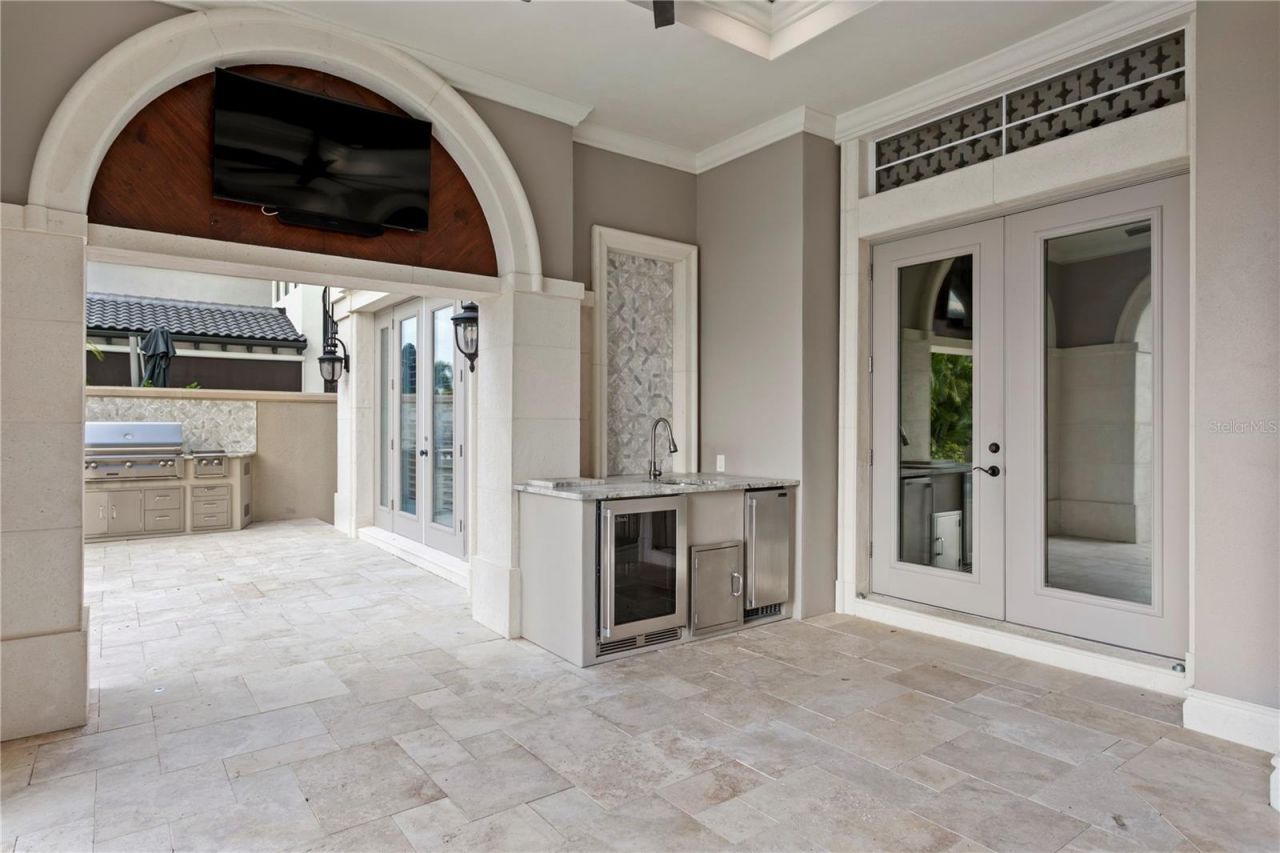 5905 Beacon Shores Street, Tampa, FL 33616 Photo