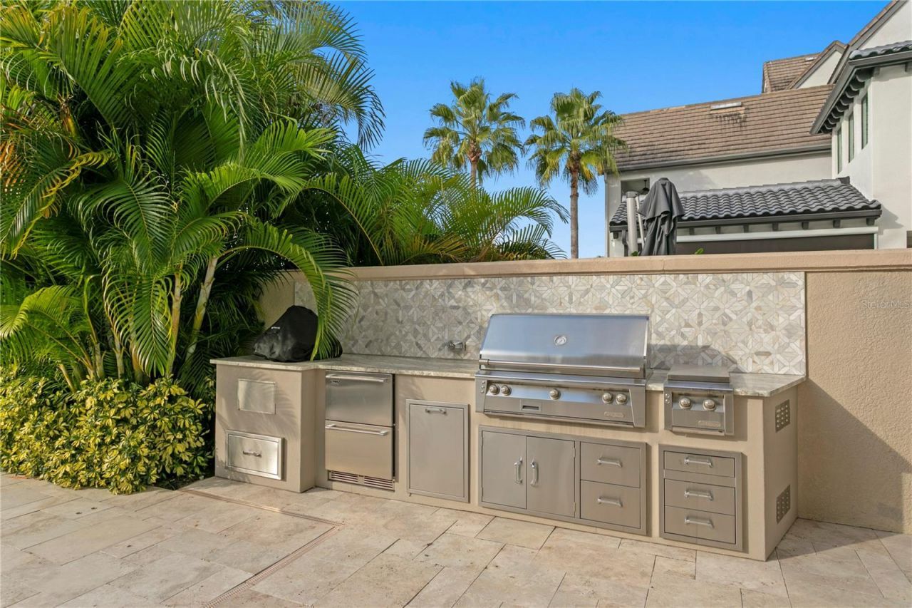 5905 Beacon Shores Street, Tampa, FL 33616 Photo