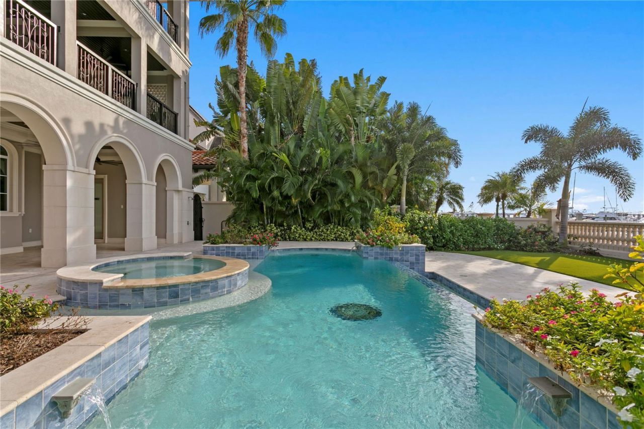 5905 Beacon Shores Street, Tampa, FL 33616 Photo