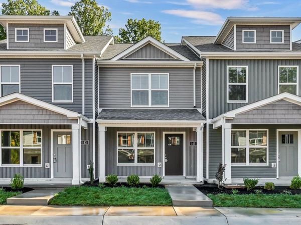 145 Quarry Point Dr, Clarksville, TN 37043