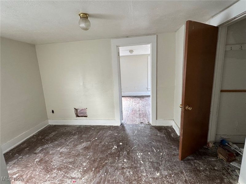 1011 Laurel Avenue, Akron, OH 44307 Photo 11