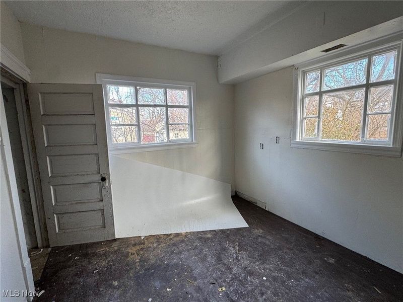 1011 Laurel Avenue, Akron, OH 44307 Photo 9