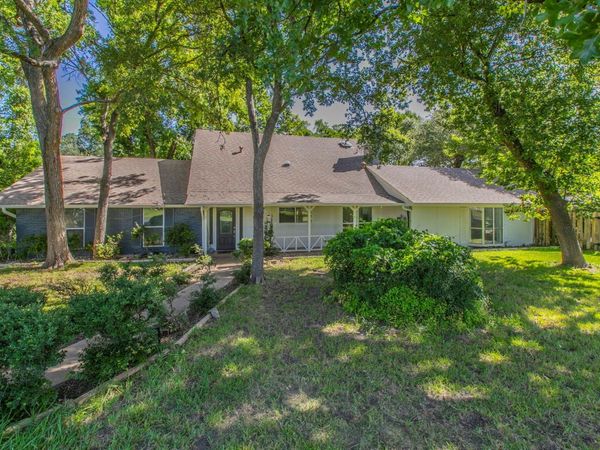 1905 Great Oaks DR, Round Rock, TX 78681