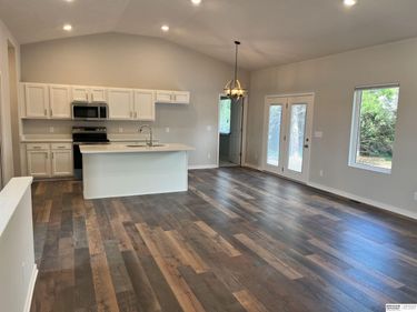 1810 Vivian Lane, David City, NE 68632