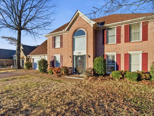 8882 CHIMNEYROCK BLVD, Cordova, TN 38016