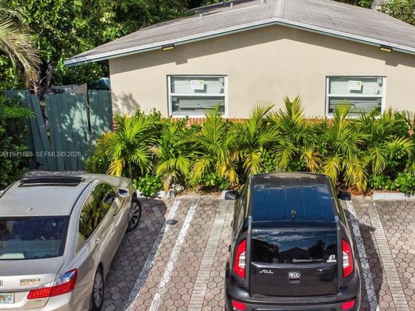 441 NE 30th St, Unit 1-2, Pompano Beach, FL 33064