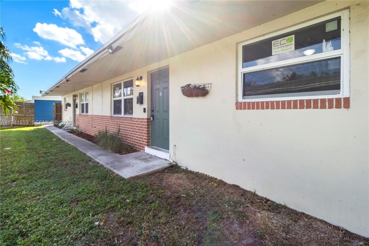 441 NE 30th St, Unit 1-2, Pompano Beach, FL 33064 Photo