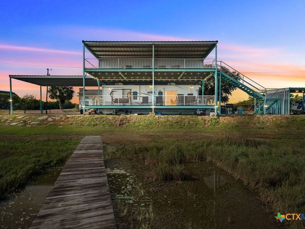 305 Zimmerman Road, Port Lavaca, TX 77979