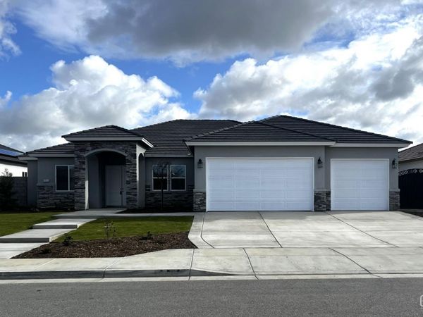 7516 Ruthburg Way, Bakersfield, CA 93314