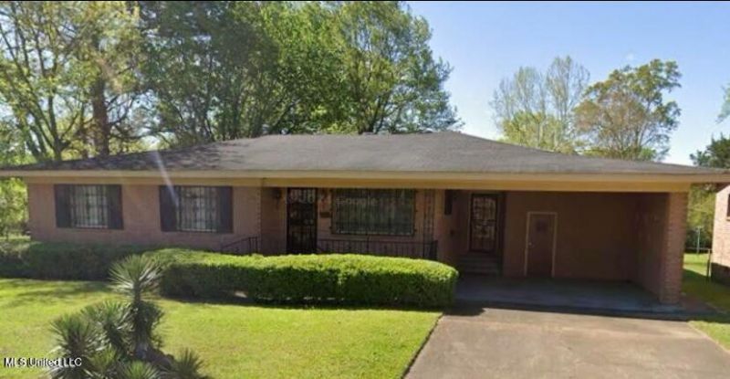 2111 Margaret W Alexander Drive, Jackson, MS 39213 Main Photo