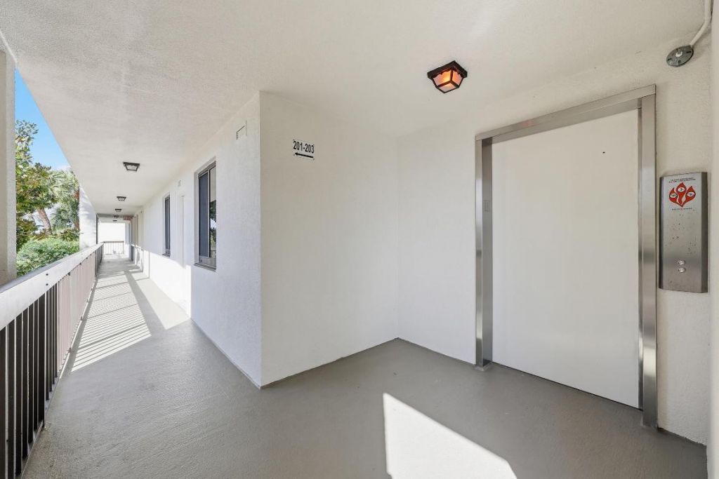 501 S Seas Drive, Unit 203, Jupiter, FL 33477 Photo