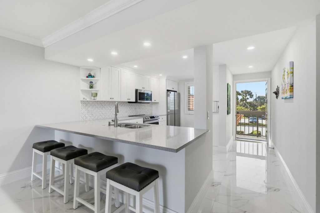 501 S Seas Drive, Unit 203, Jupiter, FL 33477 Photo