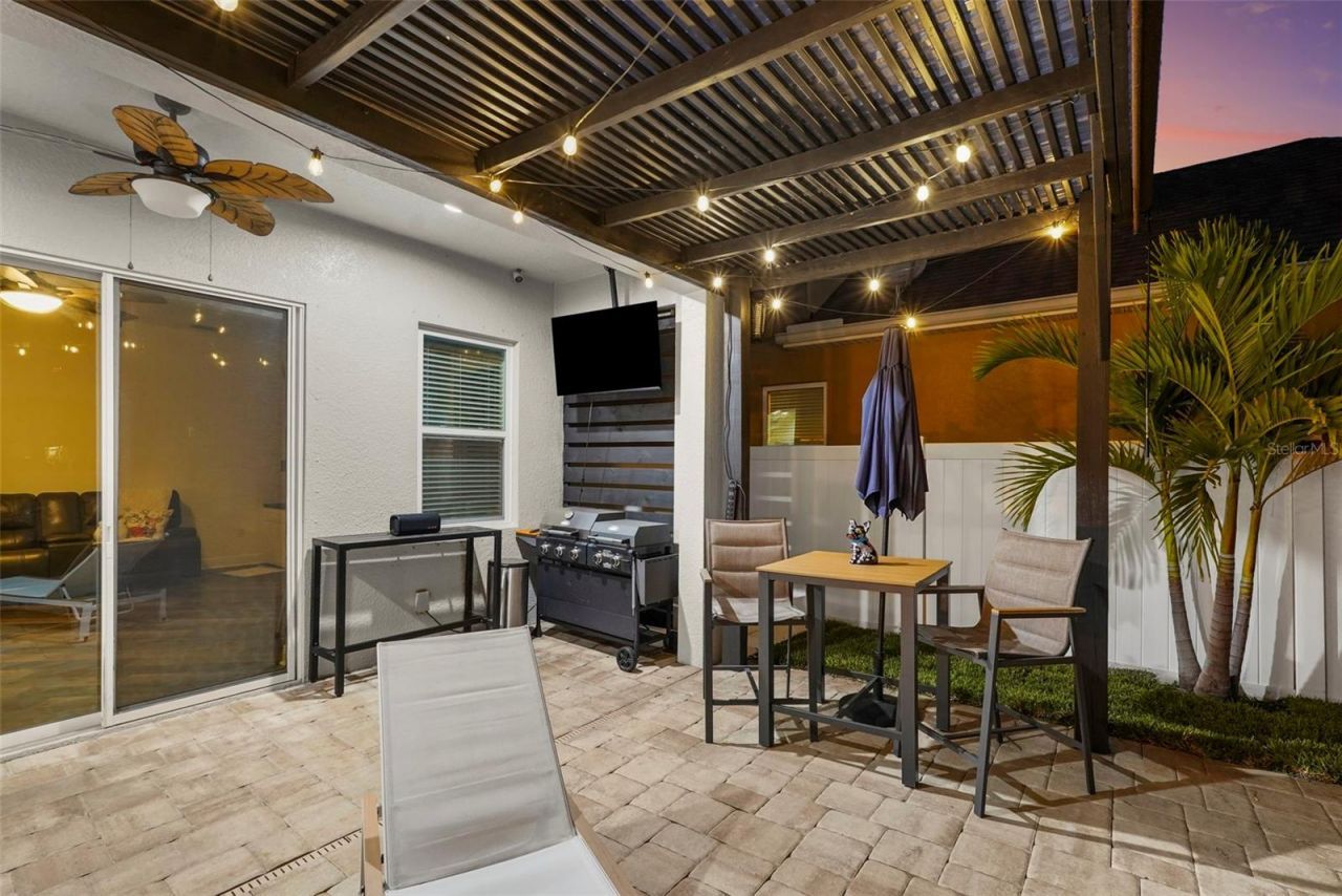 8113 Champions Forest Way, Tampa, FL 33635 Photo