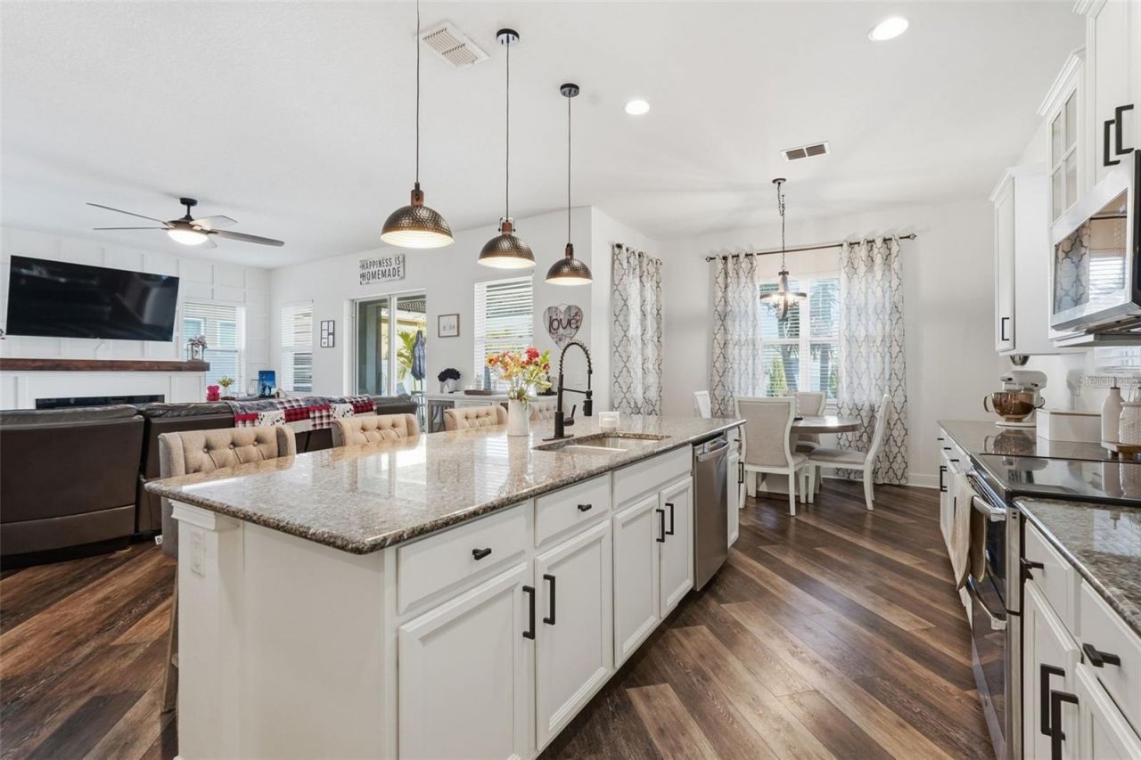 8113 Champions Forest Way, Tampa, FL 33635 Photo