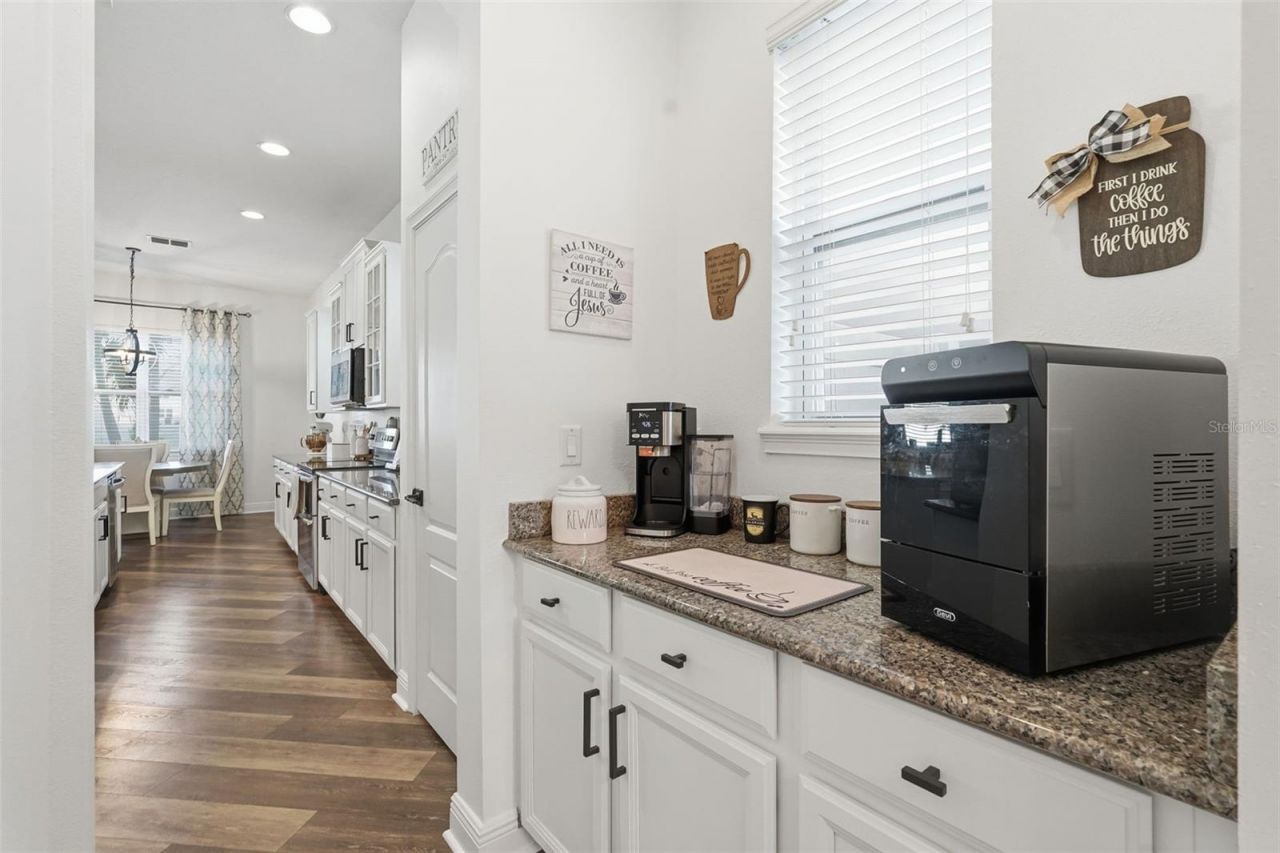 8113 Champions Forest Way, Tampa, FL 33635 Photo