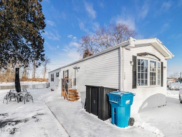 10487 Co Rd 4, Swanton, OH 43558