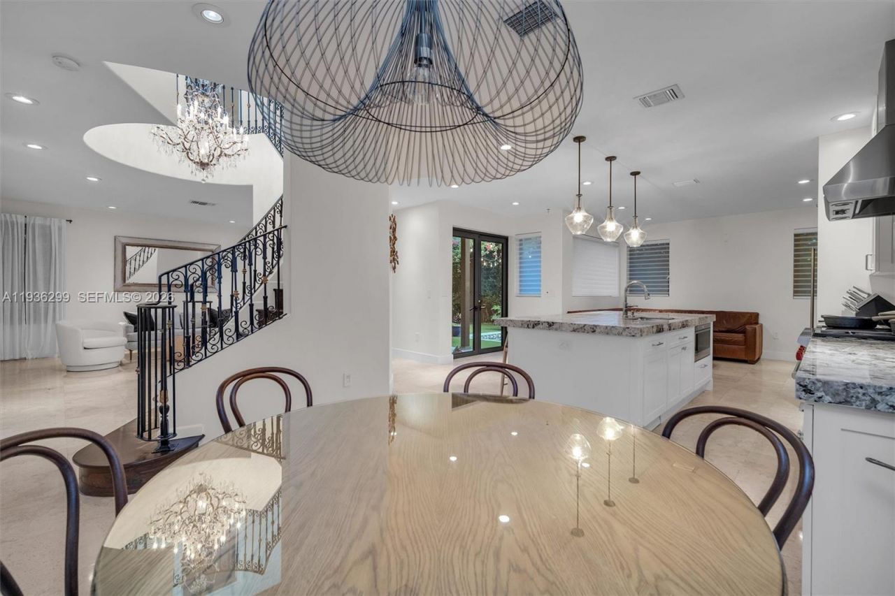 627 Alcazar Ave, Coral Gables, FL 33134 Photo