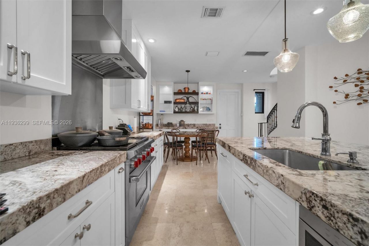 627 Alcazar Ave, Coral Gables, FL 33134 Photo