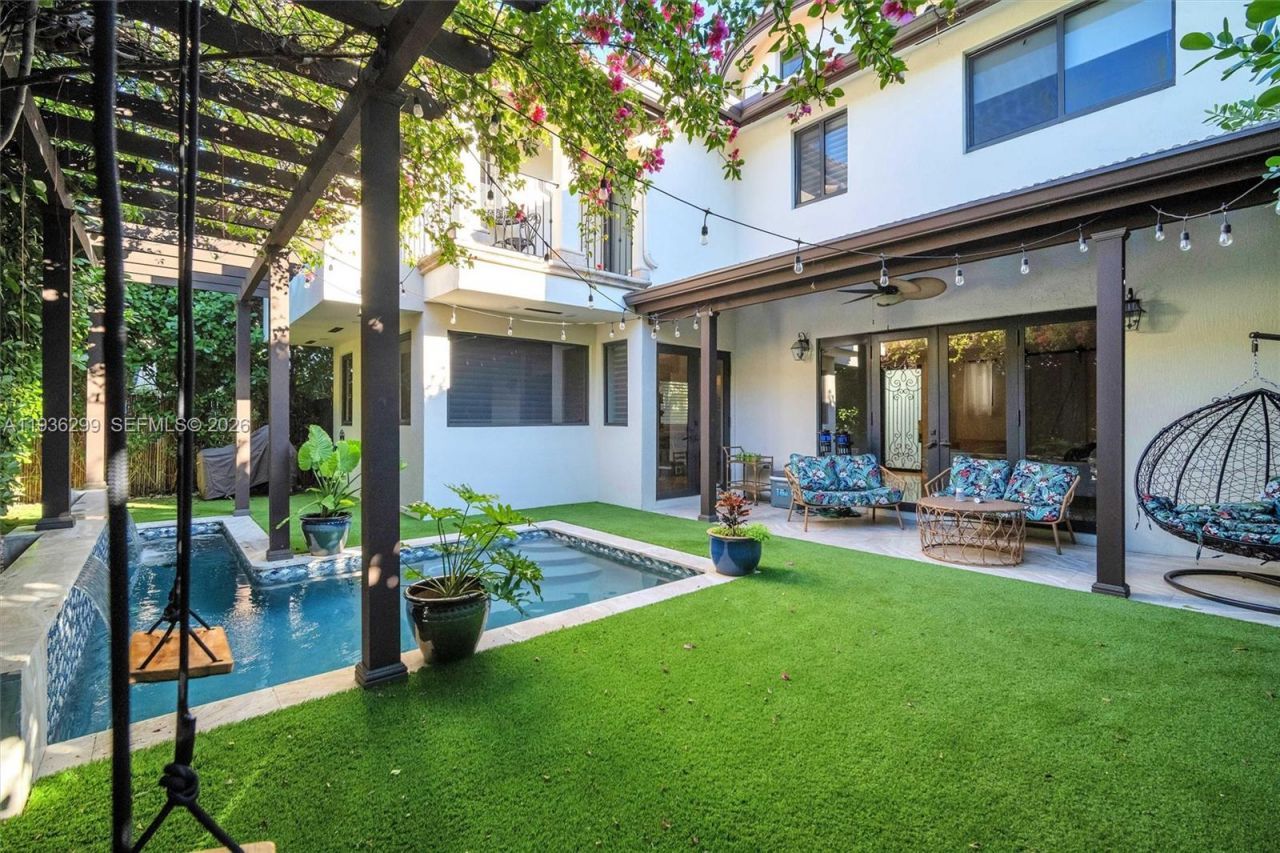 627 Alcazar Ave, Coral Gables, FL 33134 Photo