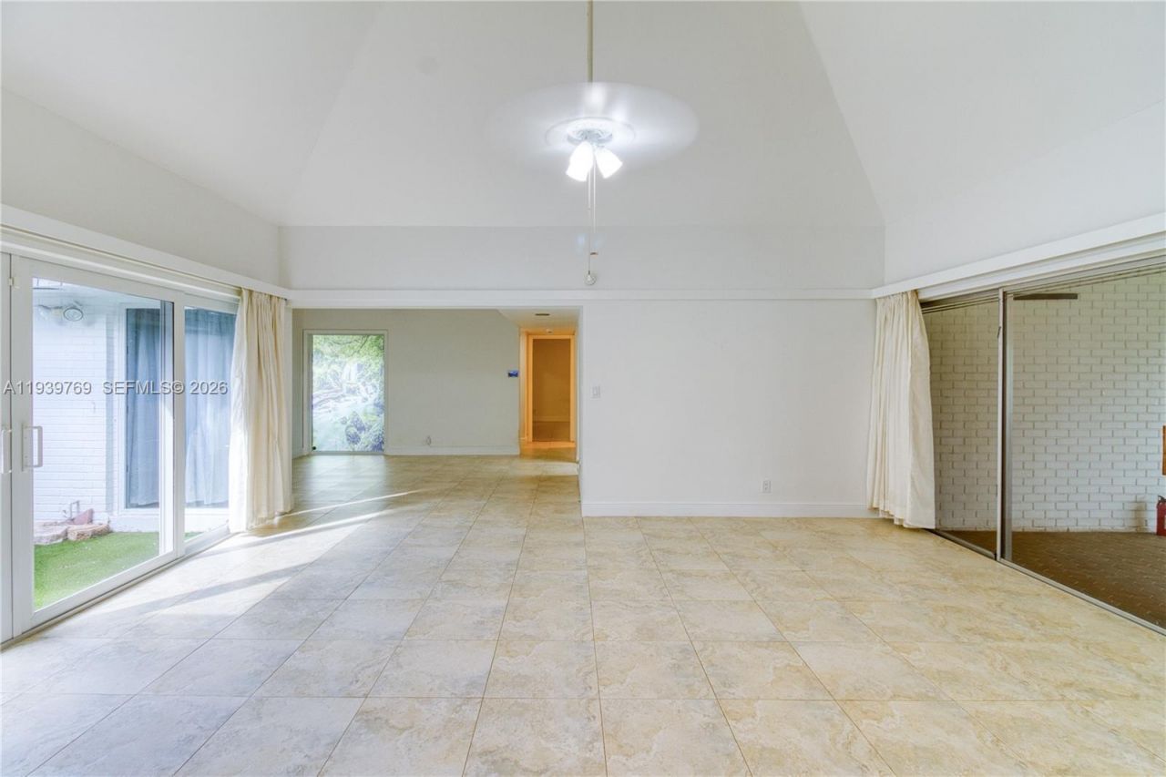 4806 Banyan Ln, Tamarac, FL 33319 Photo