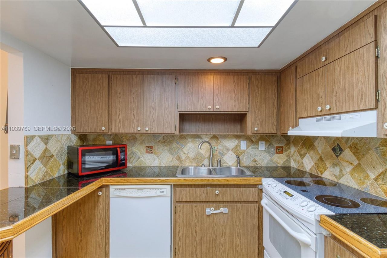 4806 Banyan Ln, Tamarac, FL 33319 Photo