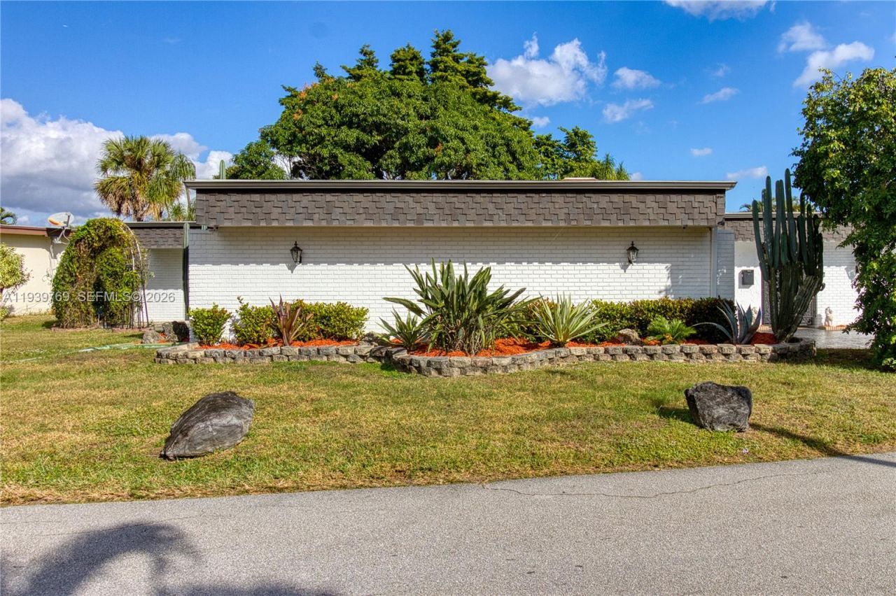 4806 Banyan Ln, Tamarac, FL 33319 Photo