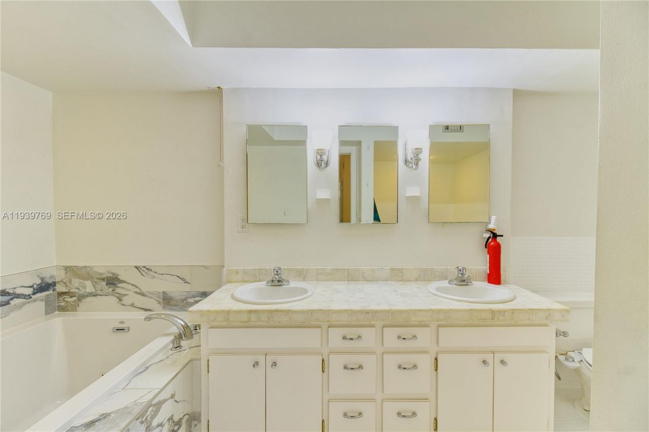 4806 Banyan Ln, Tamarac, FL 33319 Photo