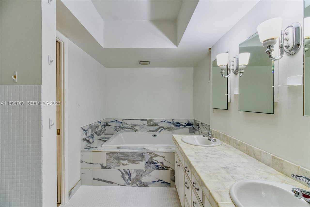 4806 Banyan Ln, Tamarac, FL 33319 Photo