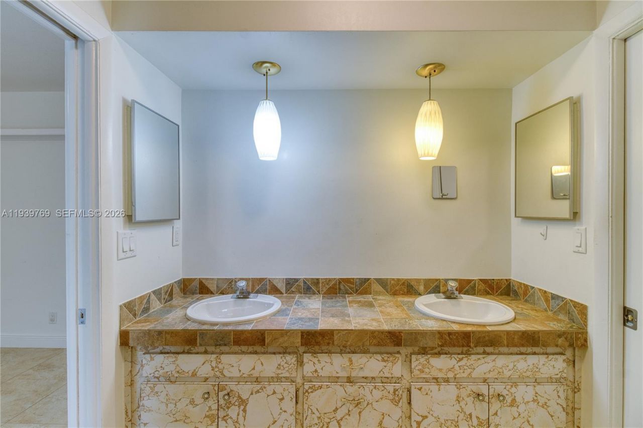 4806 Banyan Ln, Tamarac, FL 33319 Photo