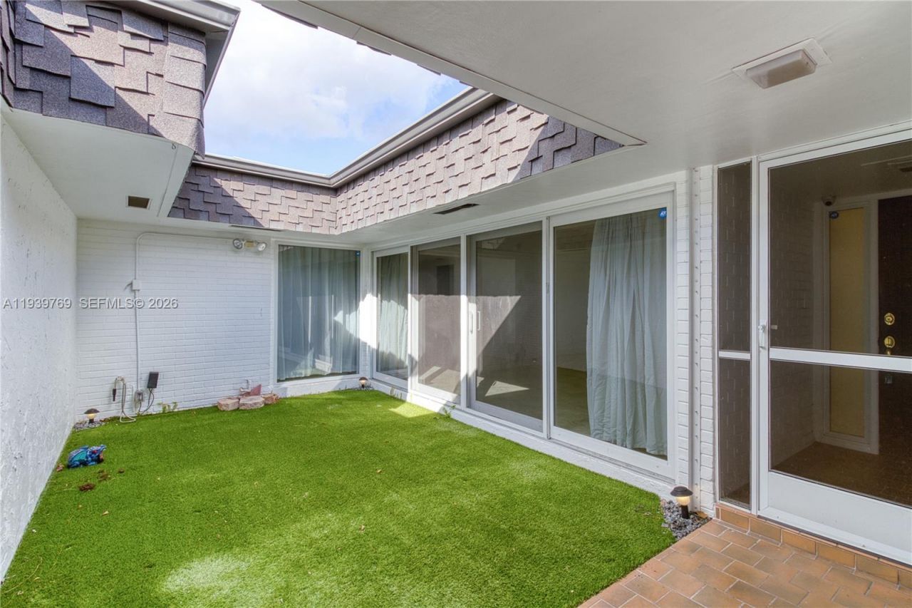 4806 Banyan Ln, Tamarac, FL 33319 Photo