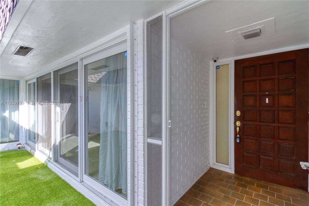 4806 Banyan Ln, Tamarac, FL 33319 Photo