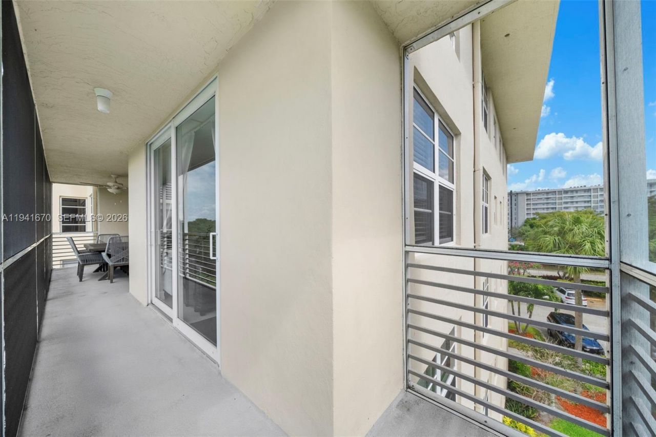 4030 W Palm Aire Dr , Unit 408, Pompano Beach, FL 33069 Photo