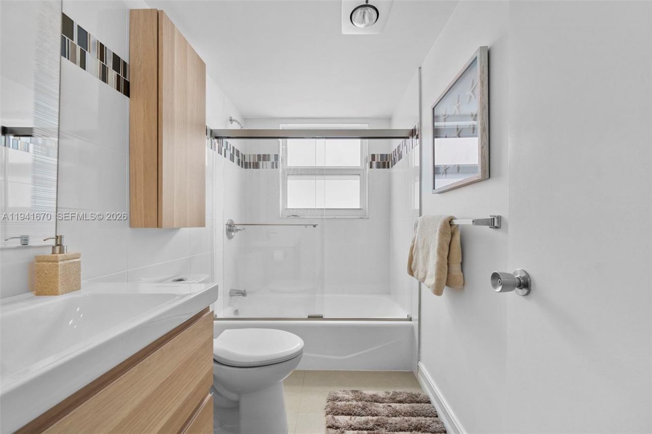 4030 W Palm Aire Dr , Unit 408, Pompano Beach, FL 33069 Photo