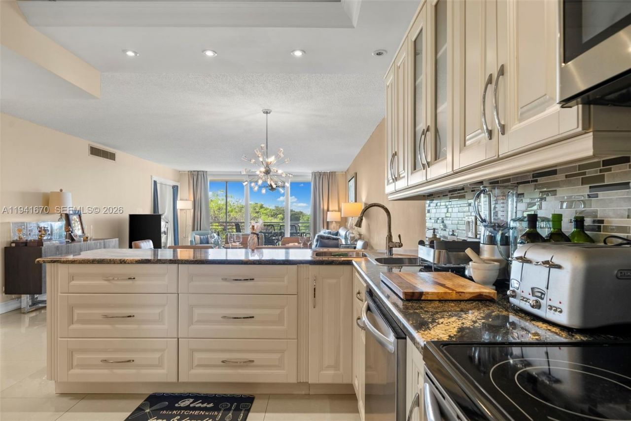 4030 W Palm Aire Dr , Unit 408, Pompano Beach, FL 33069 Photo