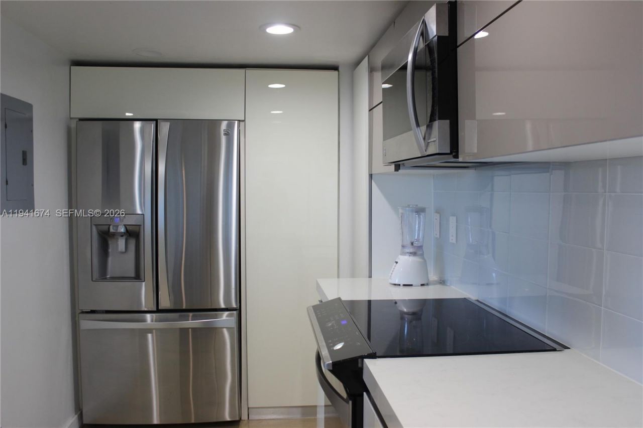 650 West Ave , Unit 810, Miami Beach, FL 33139 Photo