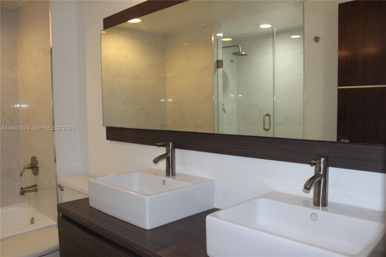 650 West Ave , Unit 810, Miami Beach, FL 33139 Photo