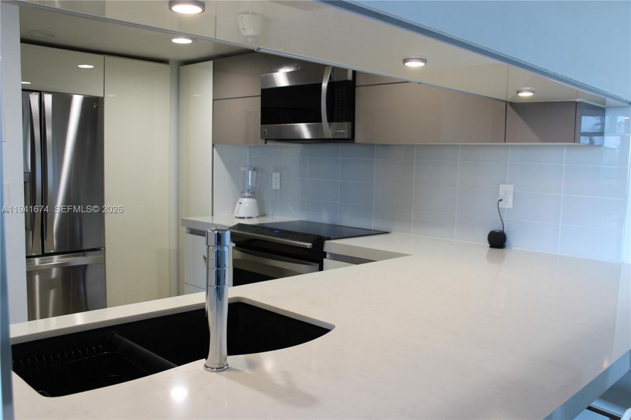 650 West Ave, Unit 810, Miami Beach, FL 33139 Photo