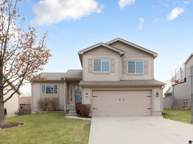 18707 Birchwood Avenue, Omaha, NE 68136