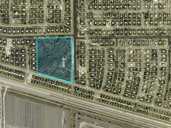 2819 Meadow RD , LEHIGH ACRES, FL 33974