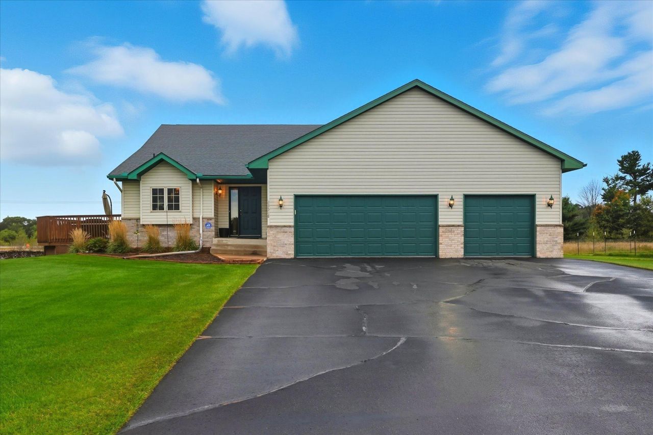 23588 Baltimore Street Ne, Bethel, MN 55005 Main Photo