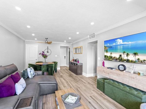 236 Castlewood Drive, Unit 204, North Palm Beach, FL 33408