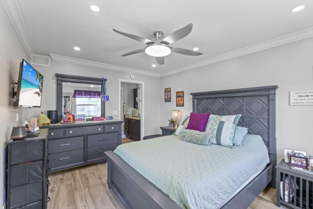 236 Castlewood Drive, Unit 204, North Palm Beach, FL 33408 Photo