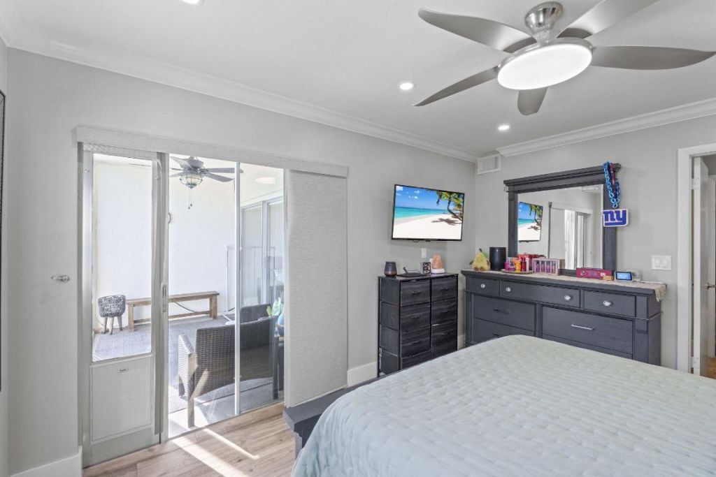 236 Castlewood Drive, Unit 204, North Palm Beach, FL 33408 Photo