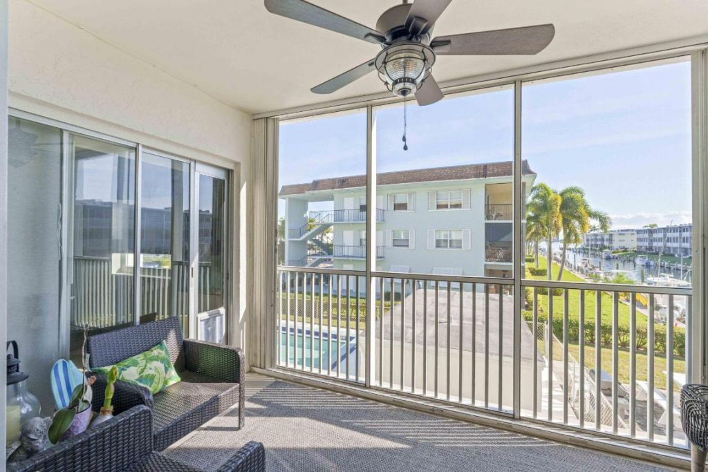 236 Castlewood Drive, Unit 204, North Palm Beach, FL 33408 Photo