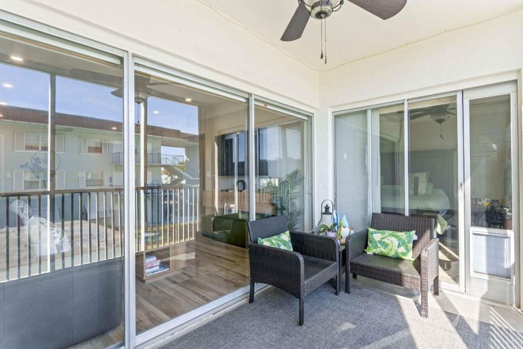 236 Castlewood Drive, Unit 204, North Palm Beach, FL 33408 Photo